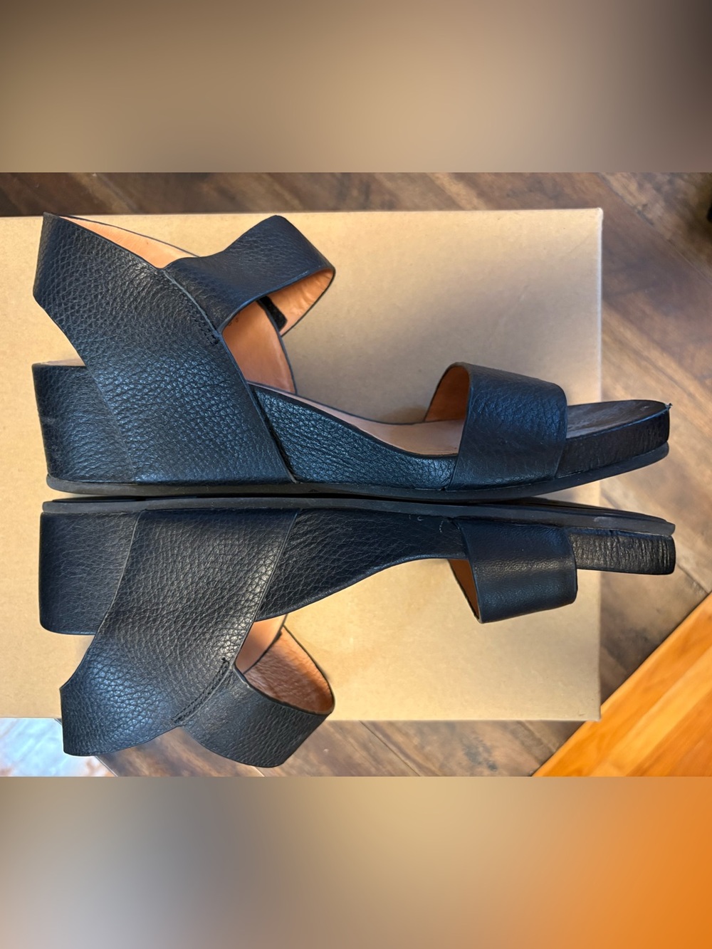 Gentle Sole By Kenneth Cole Women's Black Wedge Sandals, Size 7 (Original Box!) - Picture 4 of 9